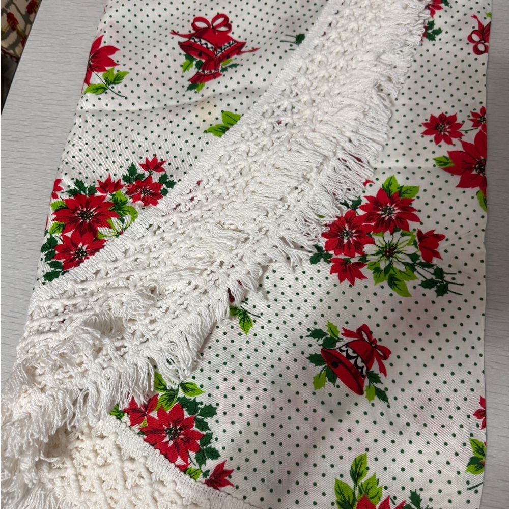 VINTAGE Floral Poinsettia Tablecloth with Fringe